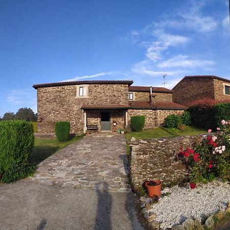 فيلا Casa O Castelo En Touro المظهر الخارجي الصورة