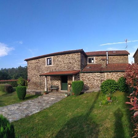 فيلا Casa O Castelo En Touro المظهر الخارجي الصورة